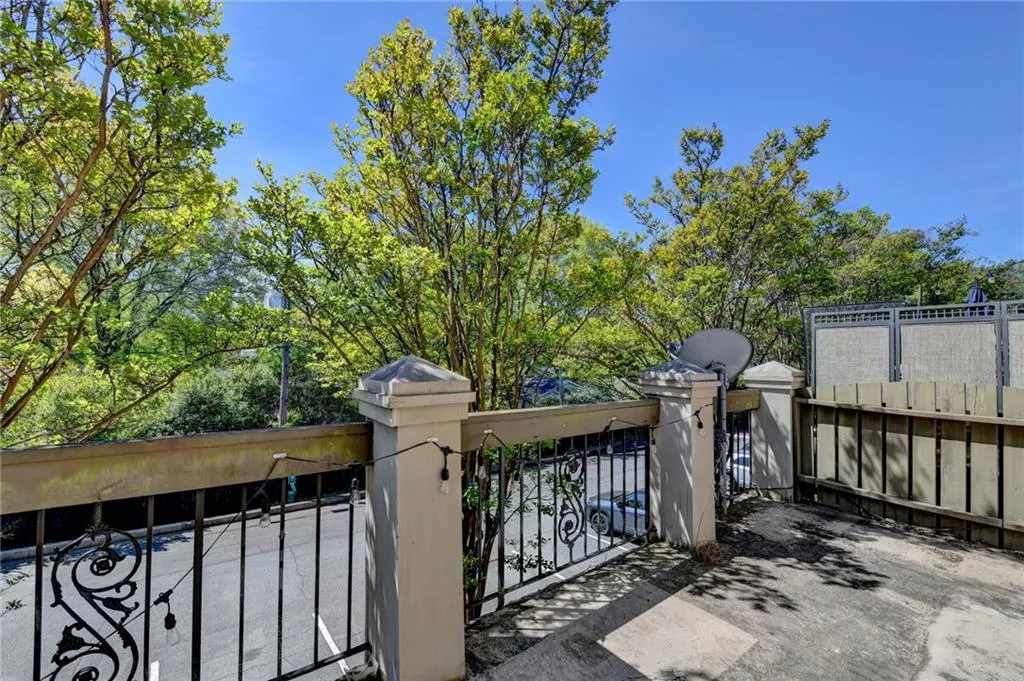 6980 Roswell Road Unit C5, Atlanta, Georgia 30328, 2 Bedrooms Bedrooms, ,2 BathroomsBathrooms,Residential,For Sale,6980 Roswell Road Unit C5,7755049
