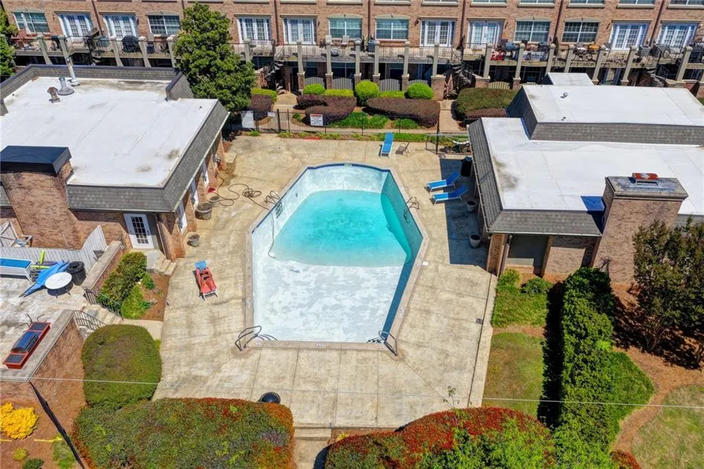6980 Roswell Road Unit C5, Atlanta, Georgia 30328, 2 Bedrooms Bedrooms, ,2 BathroomsBathrooms,Residential,For Sale,6980 Roswell Road Unit C5,7755049