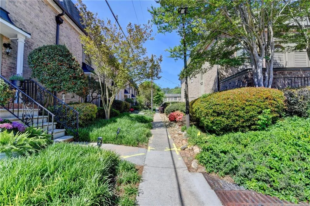 6980 Roswell Road Unit C5, Atlanta, Georgia 30328, 2 Bedrooms Bedrooms, ,2 BathroomsBathrooms,Residential,For Sale,6980 Roswell Road Unit C5,7755049
