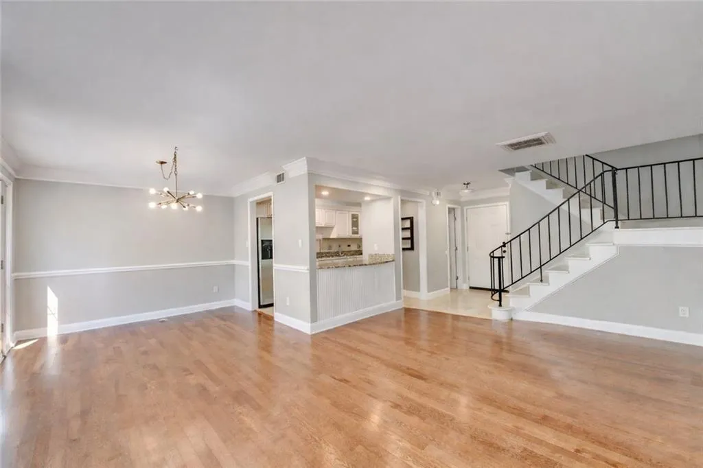6980 Roswell Road Unit C5, Atlanta, Georgia 30328, 2 Bedrooms Bedrooms, ,2 BathroomsBathrooms,Residential,For Sale,6980 Roswell Road Unit C5,7755049