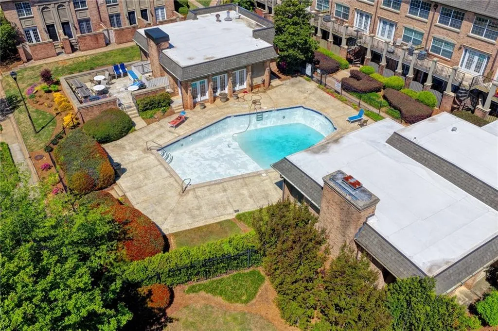 6980 Roswell Road Unit C5, Atlanta, Georgia 30328, 2 Bedrooms Bedrooms, ,2 BathroomsBathrooms,Residential,For Sale,6980 Roswell Road Unit C5,7755049