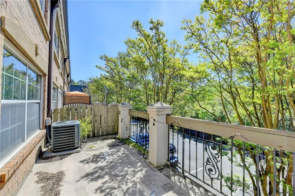6980 Roswell Road Unit C5, Atlanta, Georgia 30328, 2 Bedrooms Bedrooms, ,2 BathroomsBathrooms,Residential,For Sale,6980 Roswell Road Unit C5,7755049