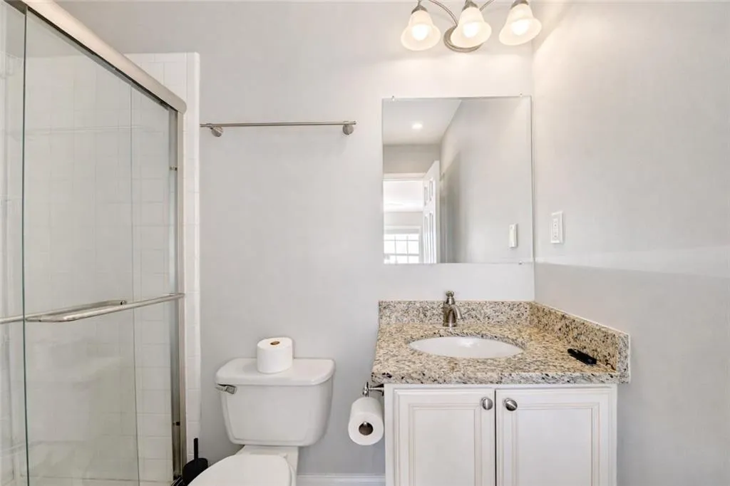 6980 Roswell Road Unit C5, Atlanta, Georgia 30328, 2 Bedrooms Bedrooms, ,2 BathroomsBathrooms,Residential,For Sale,6980 Roswell Road Unit C5,7755049