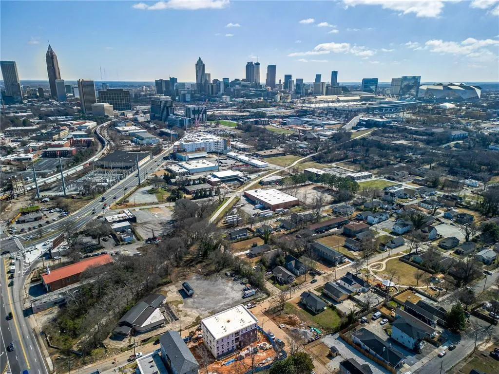 Bird's eye view of city skyline