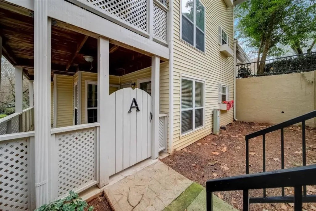 6810 Glenridge Drive Unit A, Atlanta, Georgia 30328, 2 Bedrooms Bedrooms, ,2 BathroomsBathrooms,Residential,Sold,6810 Glenridge Drive Unit A,6991219