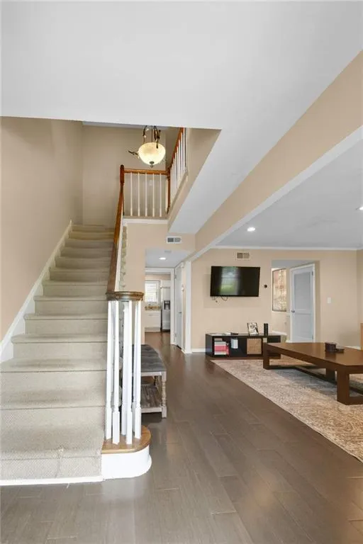 6520 Roswell Road Unit 11, Atlanta, Georgia 30328, 3 Bedrooms Bedrooms, ,2 BathroomsBathrooms,Residential,Sold,6520 Roswell Road Unit 11,6886761