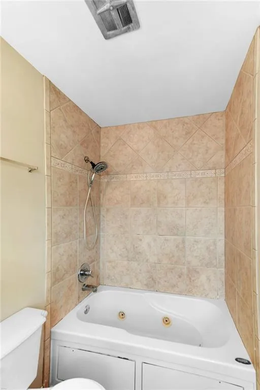 6520 Roswell Road Unit 11, Atlanta, Georgia 30328, 3 Bedrooms Bedrooms, ,2 BathroomsBathrooms,Residential,Sold,6520 Roswell Road Unit 11,6886761