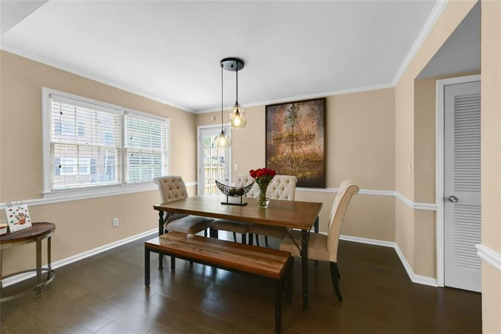 6520 Roswell Road Unit 11, Atlanta, Georgia 30328, 3 Bedrooms Bedrooms, ,2 BathroomsBathrooms,Residential,Sold,6520 Roswell Road Unit 11,6886761
