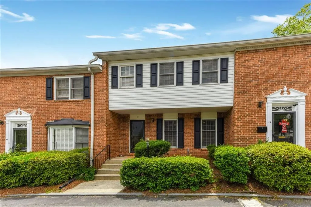 6520 Roswell Road Unit 11, Atlanta, Georgia 30328, 3 Bedrooms Bedrooms, ,2 BathroomsBathrooms,Residential,Sold,6520 Roswell Road Unit 11,6886761