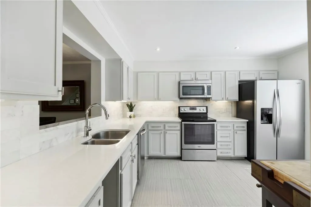 69 Prospect Place, Atlanta, Georgia 30328, 3 Bedrooms Bedrooms, ,2 BathroomsBathrooms,Residential,Sold,69 Prospect Place,7269893