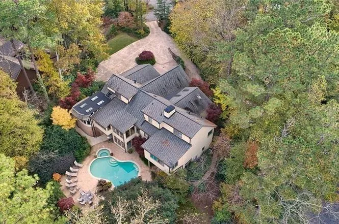 140 Habersham Waters Court, Sandy Springs, Georgia 30350, 5 Bedrooms Bedrooms, ,5 BathroomsBathrooms,Residential,Sold,140 Habersham Waters Court,6766916