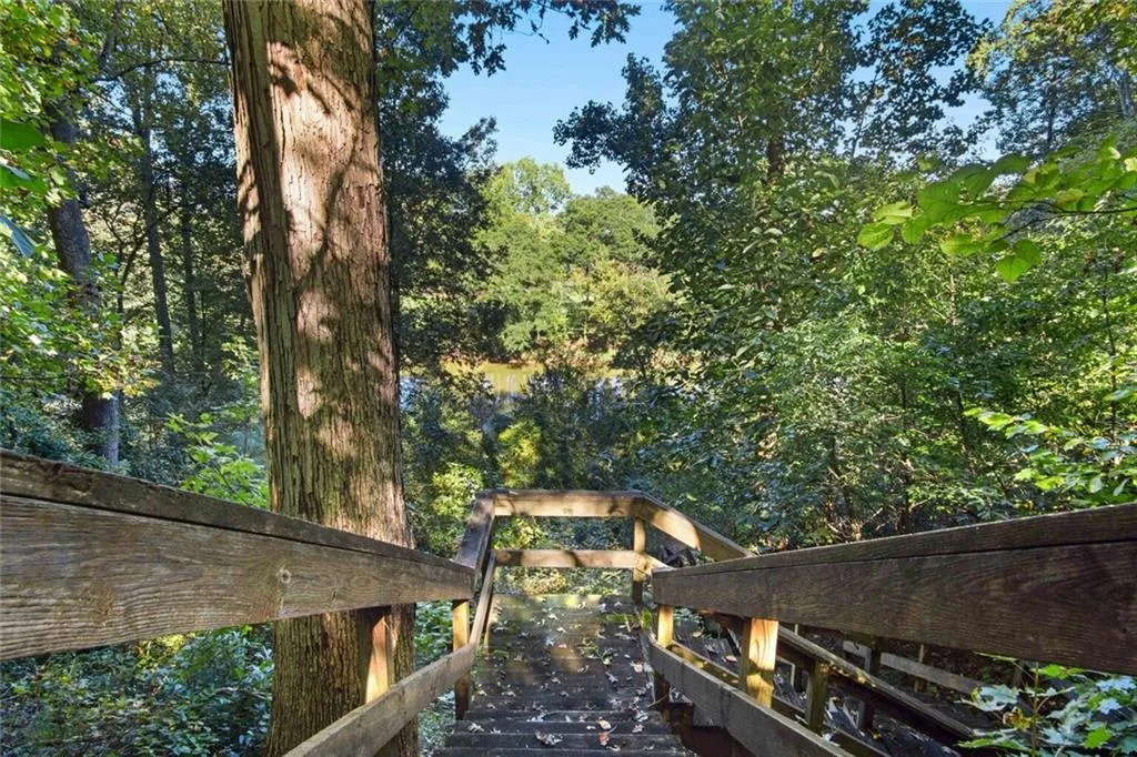 140 Habersham Waters Court, Sandy Springs, Georgia 30350, 5 Bedrooms Bedrooms, ,5 BathroomsBathrooms,Residential,Sold,140 Habersham Waters Court,6766916