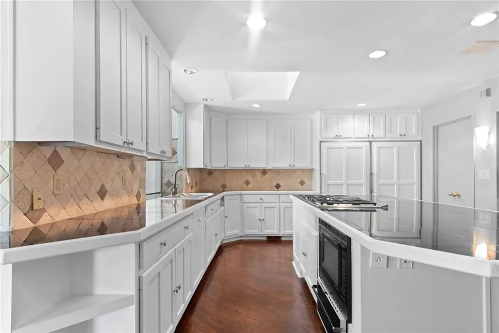 140 Habersham Waters Court, Sandy Springs, Georgia 30350, 5 Bedrooms Bedrooms, ,5 BathroomsBathrooms,Residential,Sold,140 Habersham Waters Court,6766916