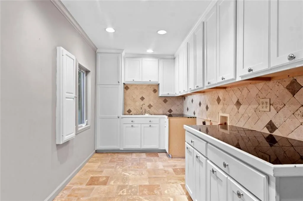 140 Habersham Waters Court, Sandy Springs, Georgia 30350, 5 Bedrooms Bedrooms, ,5 BathroomsBathrooms,Residential,Sold,140 Habersham Waters Court,6766916