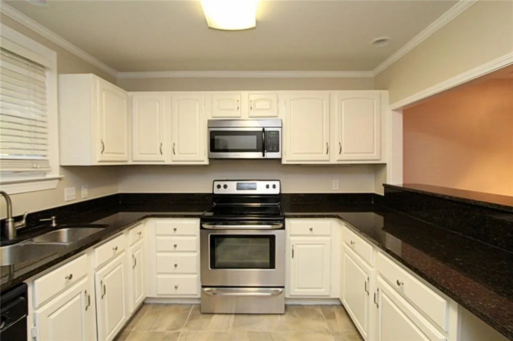 802 Abingdon Way Unit 802, Atlanta, Georgia 30328, 2 Bedrooms Bedrooms, ,2 BathroomsBathrooms,Residential,Sold,802 Abingdon Way Unit 802,5762117