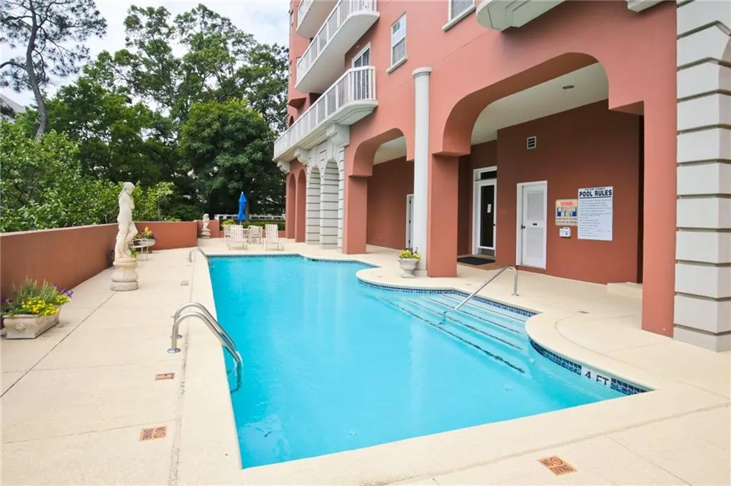 3435 Kingsboro Road Ne Unit 1702, Atlanta, Georgia 30326, 2 Bedrooms Bedrooms, ,2 BathroomsBathrooms,Residential,For Sale,3435 Kingsboro Road Ne Unit 1702,7619467