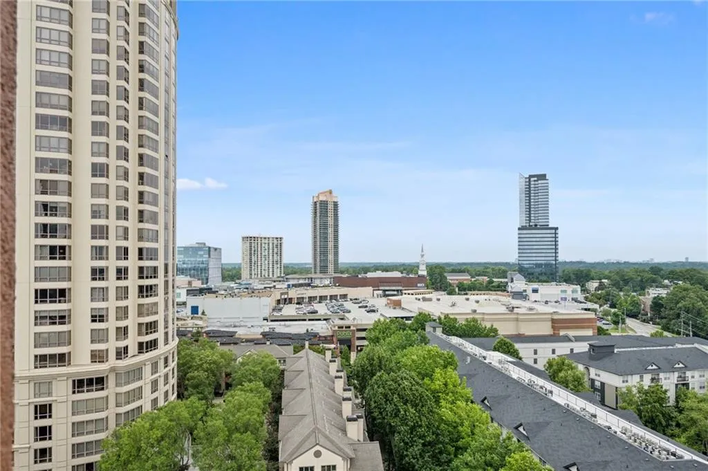 3435 Kingsboro Road Ne Unit 1702, Atlanta, Georgia 30326, 2 Bedrooms Bedrooms, ,2 BathroomsBathrooms,Residential,For Sale,3435 Kingsboro Road Ne Unit 1702,7619467