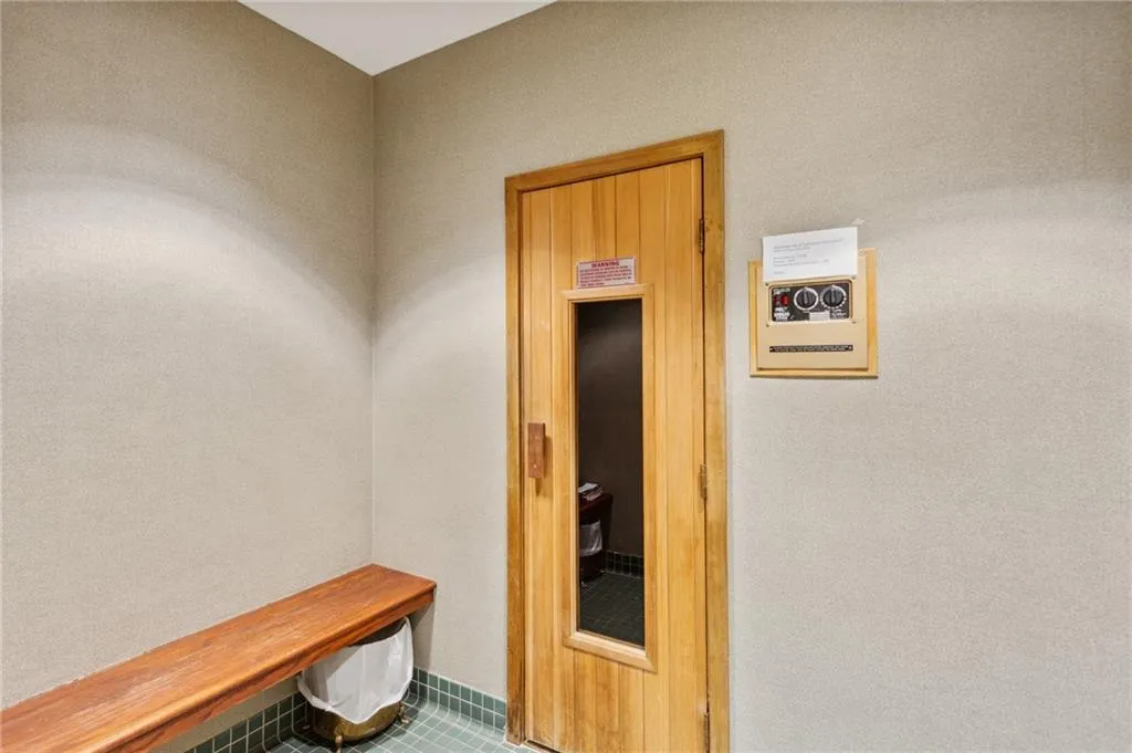 3435 Kingsboro Road Ne Unit 1702, Atlanta, Georgia 30326, 2 Bedrooms Bedrooms, ,2 BathroomsBathrooms,Residential,For Sale,3435 Kingsboro Road Ne Unit 1702,7619467