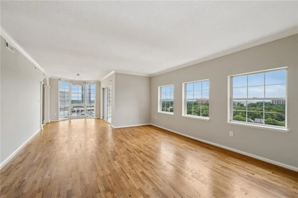 3435 Kingsboro Road Ne Unit 1702, Atlanta, Georgia 30326, 2 Bedrooms Bedrooms, ,2 BathroomsBathrooms,Residential,For Sale,3435 Kingsboro Road Ne Unit 1702,7619467