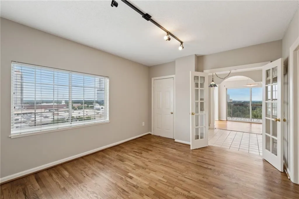3435 Kingsboro Road Ne Unit 1702, Atlanta, Georgia 30326, 2 Bedrooms Bedrooms, ,2 BathroomsBathrooms,Residential,For Sale,3435 Kingsboro Road Ne Unit 1702,7619467