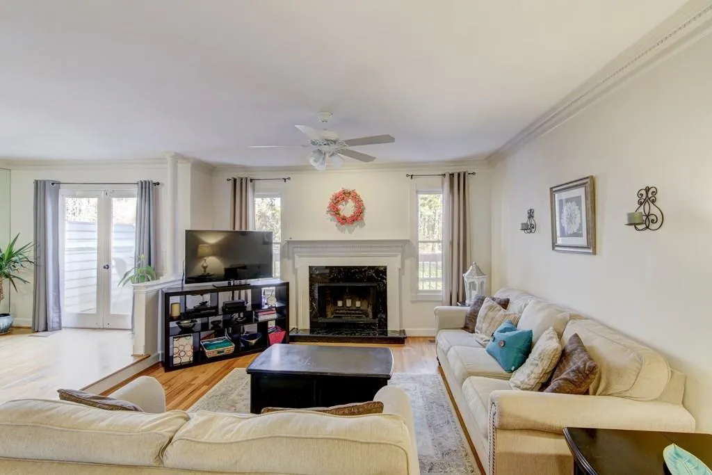 24 Huntington Place Drive, Sandy Springs, Georgia 30350, 3 Bedrooms Bedrooms, ,2 BathroomsBathrooms,Residential,Sold,24 Huntington Place Drive,6127027