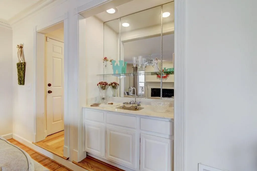 24 Huntington Place Drive, Sandy Springs, Georgia 30350, 3 Bedrooms Bedrooms, ,2 BathroomsBathrooms,Residential,Sold,24 Huntington Place Drive,6127027