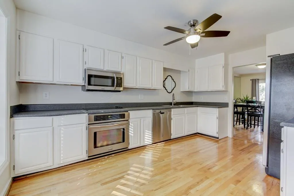 24 Huntington Place Drive, Sandy Springs, Georgia 30350, 3 Bedrooms Bedrooms, ,2 BathroomsBathrooms,Residential,Sold,24 Huntington Place Drive,6127027
