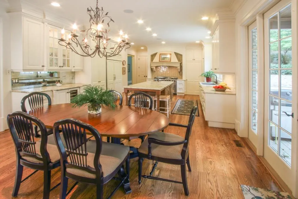 282 Tara Trail, Sandy Springs, Georgia 30327, 5 Bedrooms Bedrooms, ,5 BathroomsBathrooms,Residential,Sold,282 Tara Trail,6718485