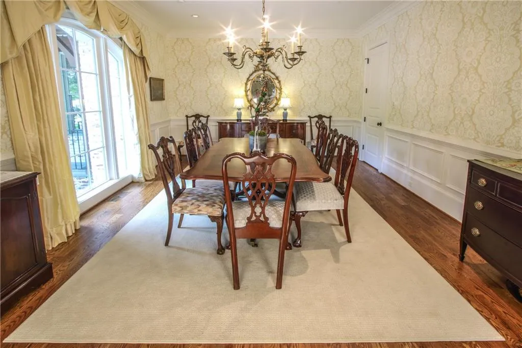 282 Tara Trail, Sandy Springs, Georgia 30327, 5 Bedrooms Bedrooms, ,5 BathroomsBathrooms,Residential,Sold,282 Tara Trail,6718485