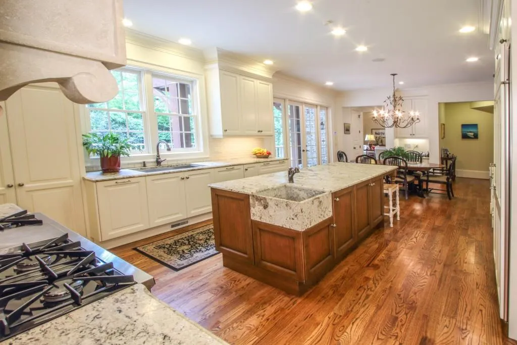 282 Tara Trail, Sandy Springs, Georgia 30327, 5 Bedrooms Bedrooms, ,5 BathroomsBathrooms,Residential,Sold,282 Tara Trail,6718485