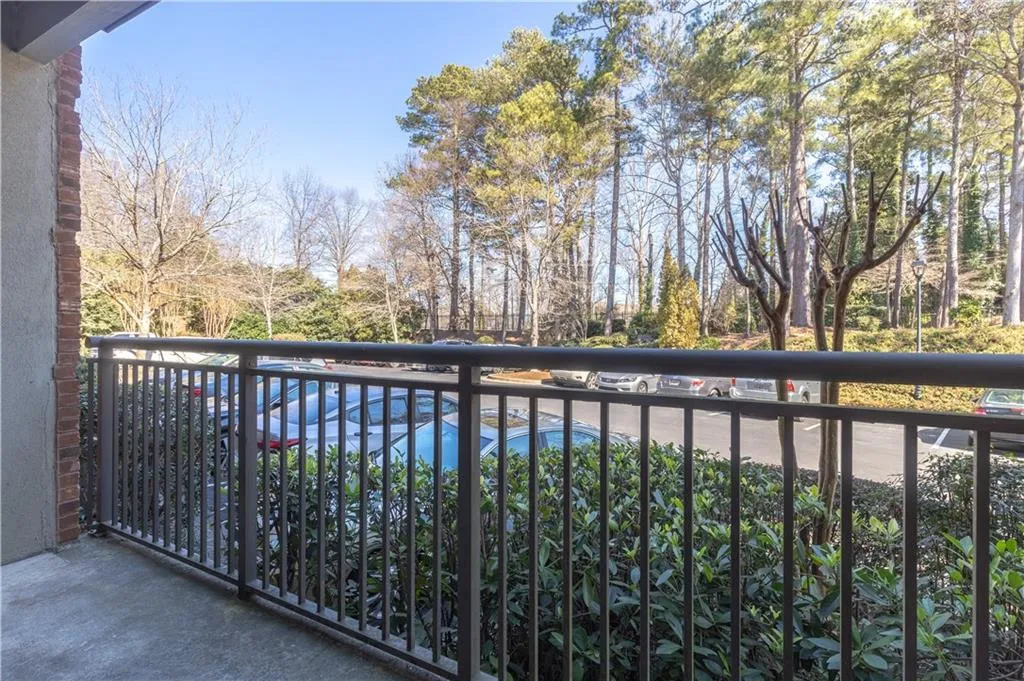 5559 Glenridge Drive Unit 1103, Sandy Springs, Georgia 30342, 1 Bedroom Bedrooms, ,1 BathroomBathrooms,Residential,Sold,5559 Glenridge Drive Unit 1103,6844210