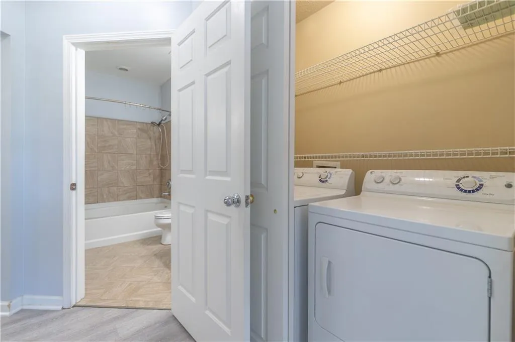5559 Glenridge Drive Unit 1103, Sandy Springs, Georgia 30342, 1 Bedroom Bedrooms, ,1 BathroomBathrooms,Residential,Sold,5559 Glenridge Drive Unit 1103,6844210