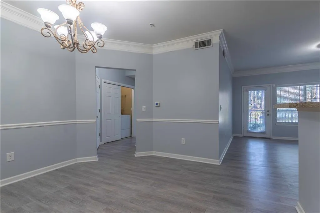 5559 Glenridge Drive Unit 1103, Sandy Springs, Georgia 30342, 1 Bedroom Bedrooms, ,1 BathroomBathrooms,Residential,Sold,5559 Glenridge Drive Unit 1103,6844210