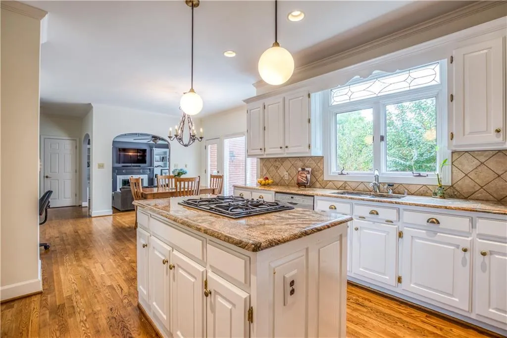 295 Lackland Court, Sandy Springs, Georgia 30350, 5 Bedrooms Bedrooms, ,4 BathroomsBathrooms,Residential,Sold,295 Lackland Court,6085224