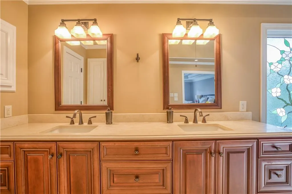 295 Lackland Court, Sandy Springs, Georgia 30350, 5 Bedrooms Bedrooms, ,4 BathroomsBathrooms,Residential,Sold,295 Lackland Court,6085224