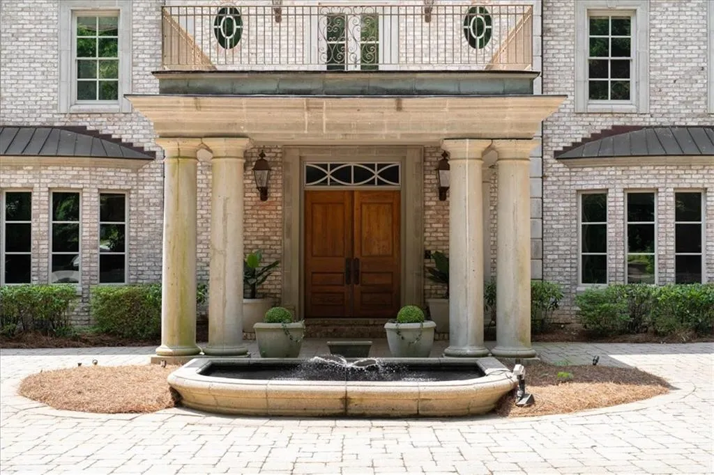 745 Brookwoods Trace, Atlanta, Georgia 30342, 5 Bedrooms Bedrooms, 0 ,5 BathroomsBathrooms,Residential,For Sale,745 Brookwoods Trace,7719939