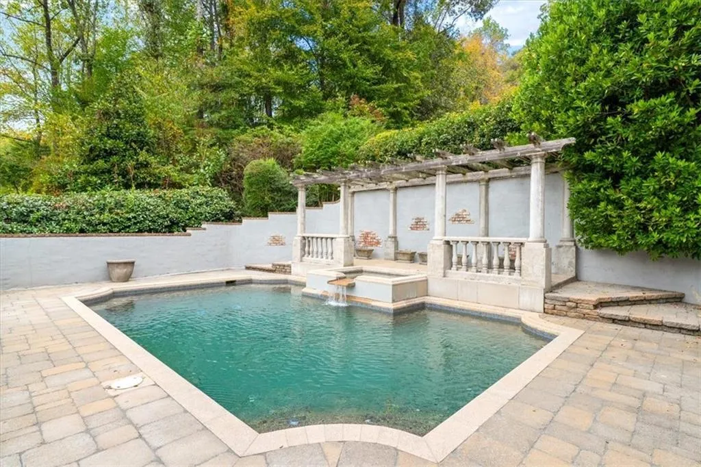 745 Brookwoods Trace, Atlanta, Georgia 30342, 5 Bedrooms Bedrooms, 0 ,5 BathroomsBathrooms,Residential,For Sale,745 Brookwoods Trace,7719939