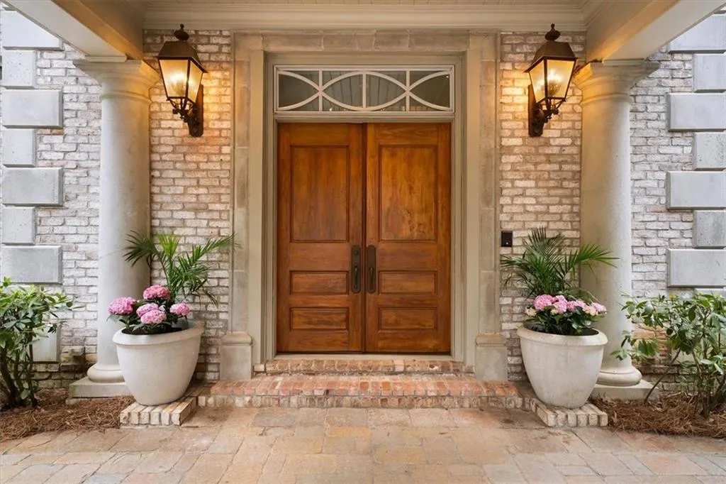 745 Brookwoods Trace, Atlanta, Georgia 30342, 5 Bedrooms Bedrooms, 0 ,5 BathroomsBathrooms,Residential,For Sale,745 Brookwoods Trace,7719939