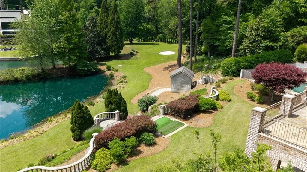 745 Brookwoods Trace, Atlanta, Georgia 30342, 5 Bedrooms Bedrooms, 0 ,5 BathroomsBathrooms,Residential,For Sale,745 Brookwoods Trace,7719939