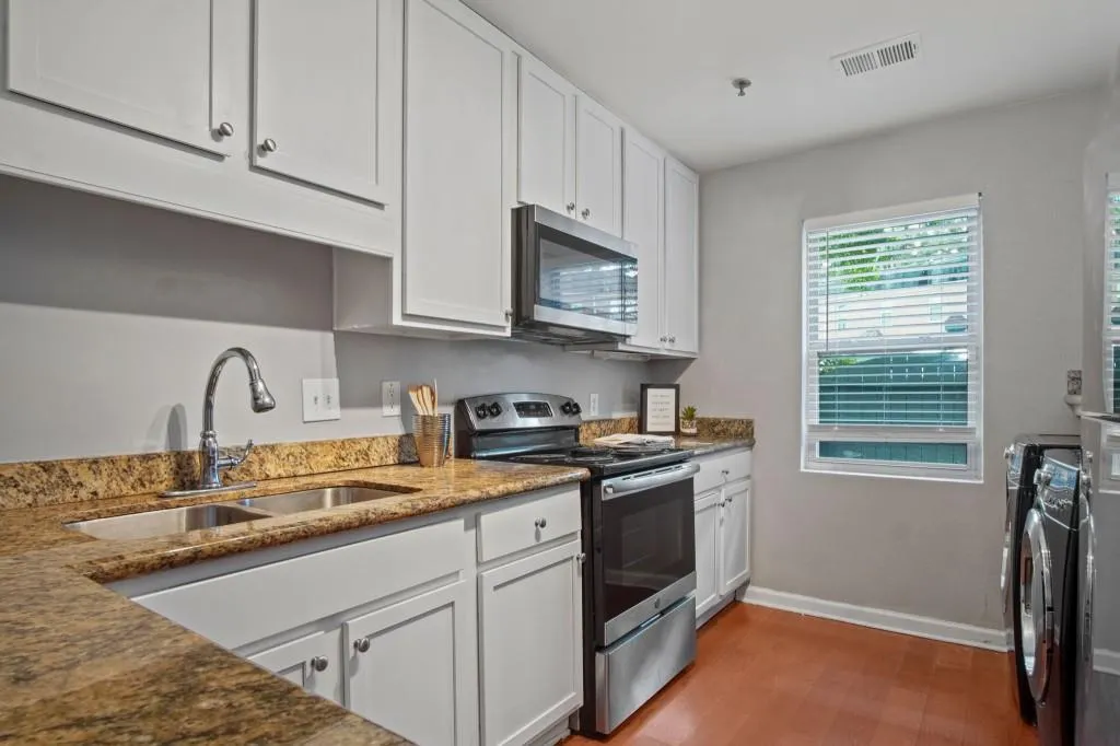 115 N River Drive Unit A, Atlanta, Georgia 30350, 3 Bedrooms Bedrooms, ,2 BathroomsBathrooms,Residential,Sold,115 N River Drive Unit A,7459703 115 N River Drive Unit A, Atlanta, Georgia 30350, 3 Bedrooms Bedrooms, ,2 BathroomsBathrooms,Residential,Sold,115 N River Drive Unit A,7459703