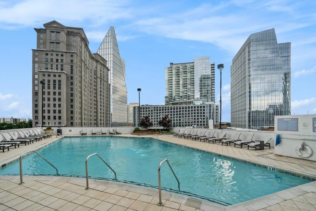 Resort-Style Amenities With 24-7 Concierge, Saltwater Pool, Fitness Center, Dog Run, & Plenty More!