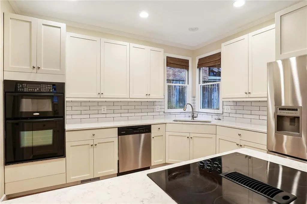 4560 Windsor Park Place, Atlanta, Georgia 30342, 3 Bedrooms Bedrooms, ,3 BathroomsBathrooms,Residential,Sold,4560 Windsor Park Place,6839741