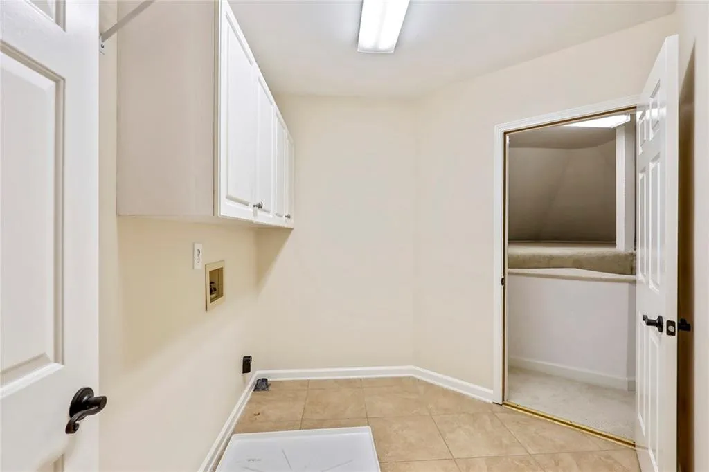 4560 Windsor Park Place, Atlanta, Georgia 30342, 3 Bedrooms Bedrooms, ,3 BathroomsBathrooms,Residential,Sold,4560 Windsor Park Place,6839741