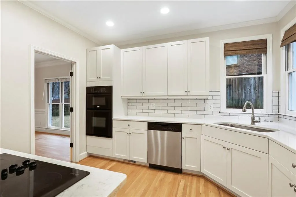 4560 Windsor Park Place, Atlanta, Georgia 30342, 3 Bedrooms Bedrooms, ,3 BathroomsBathrooms,Residential,Sold,4560 Windsor Park Place,6839741