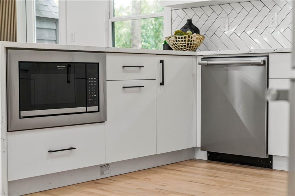 5905 Greenbrier Road, Sandy Springs, Georgia 30328, 4 Bedrooms Bedrooms, ,3 BathroomsBathrooms,Residential,Sold,5905 Greenbrier Road,7287755