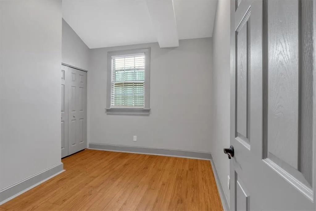 2855 Peachtree Road Ne Unit 302, Atlanta, Georgia 30305, 2 Bedrooms Bedrooms, ,1 BathroomBathrooms,Residential,For Sale,2855 Peachtree Road Ne Unit 302,7541075