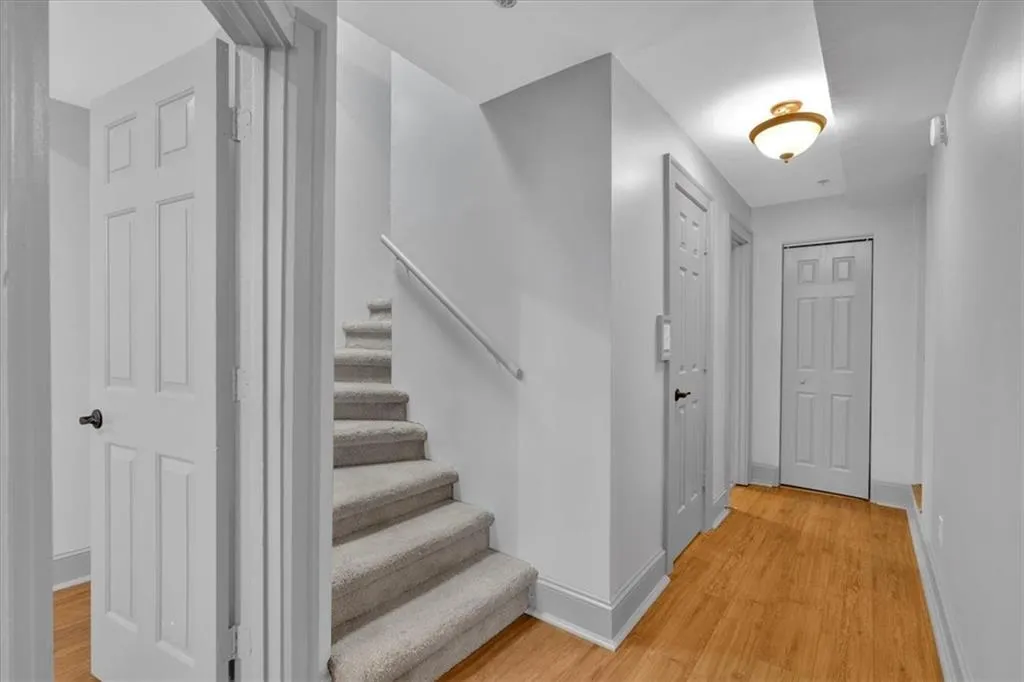 2855 Peachtree Road Ne Unit 302, Atlanta, Georgia 30305, 2 Bedrooms Bedrooms, ,1 BathroomBathrooms,Residential,For Sale,2855 Peachtree Road Ne Unit 302,7541075