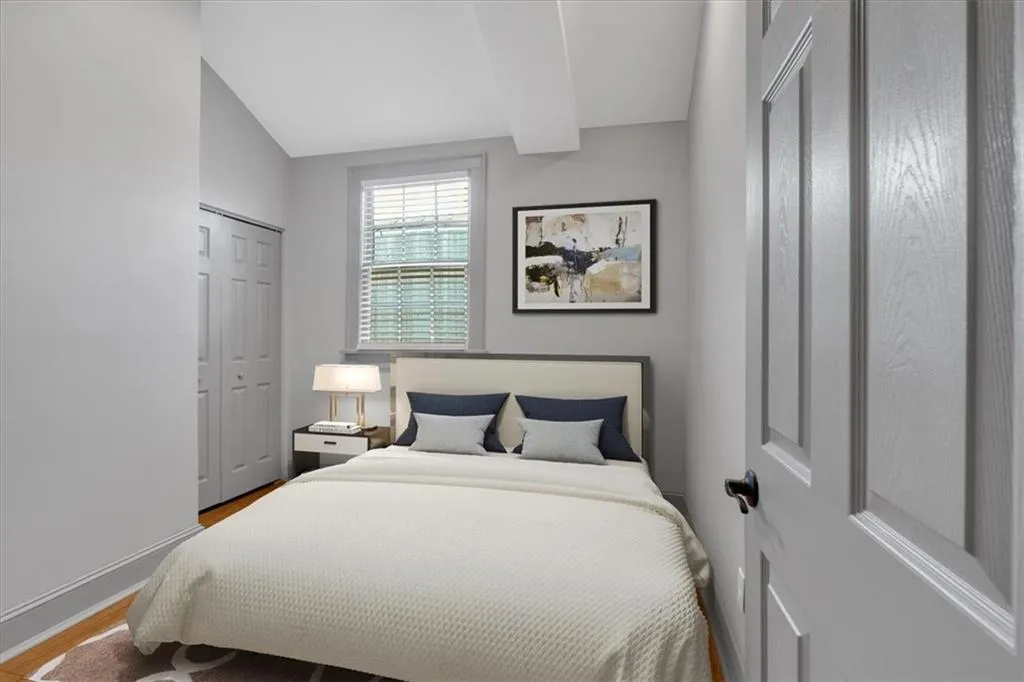 2855 Peachtree Road Ne Unit 302, Atlanta, Georgia 30305, 2 Bedrooms Bedrooms, ,1 BathroomBathrooms,Residential,For Sale,2855 Peachtree Road Ne Unit 302,7541075