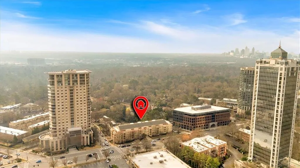 2855 Peachtree Road Ne Unit 302, Atlanta, Georgia 30305, 2 Bedrooms Bedrooms, ,1 BathroomBathrooms,Residential,For Sale,2855 Peachtree Road Ne Unit 302,7541075