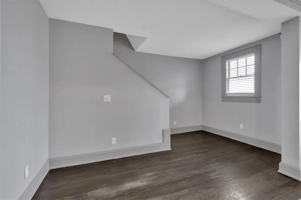 2855 Peachtree Road Ne Unit 302, Atlanta, Georgia 30305, 2 Bedrooms Bedrooms, ,1 BathroomBathrooms,Residential,For Sale,2855 Peachtree Road Ne Unit 302,7541075